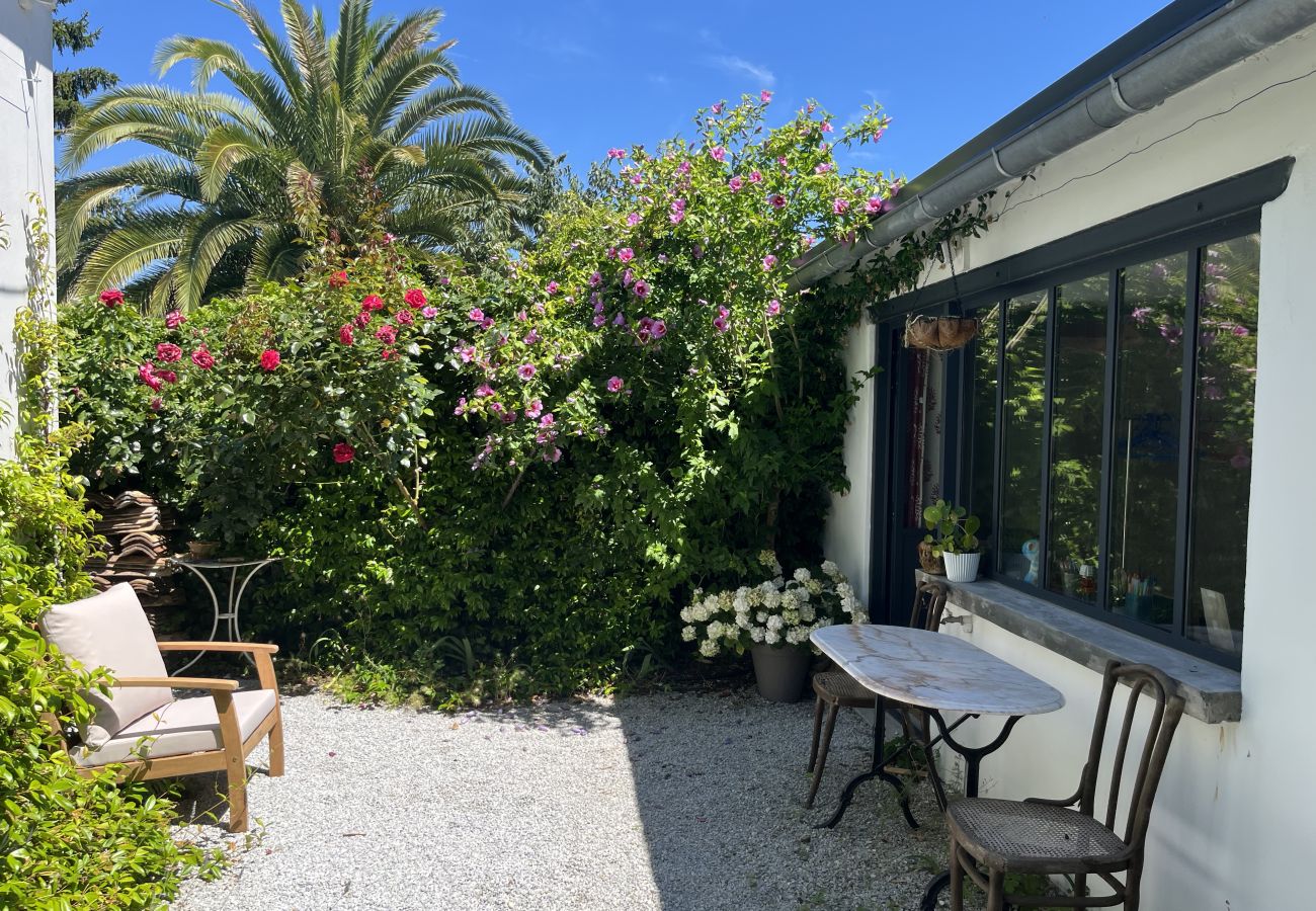 Villa à Bordeaux - Oasis de verdure et de tranquillité avec piscine et sauna