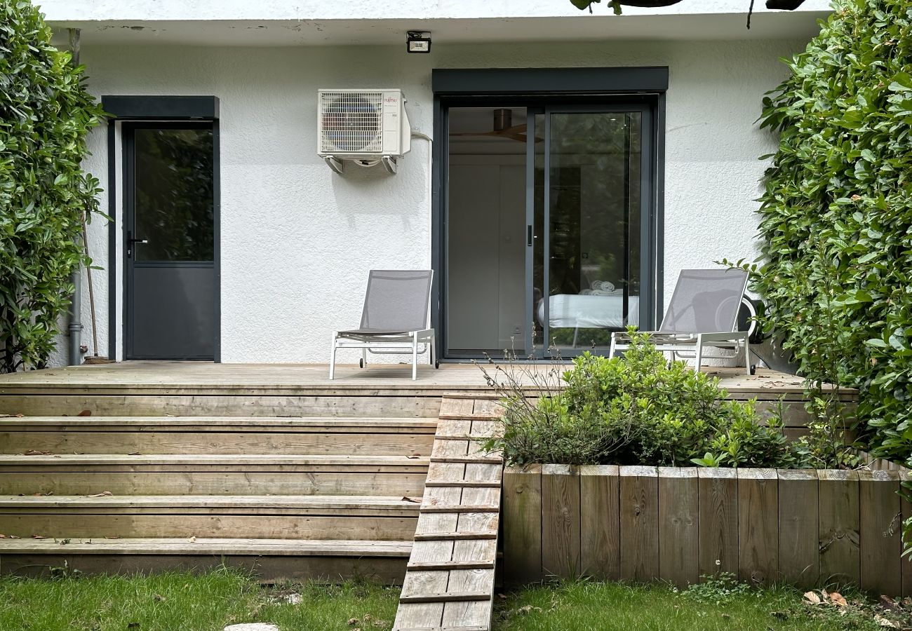 Maison à Bordeaux - Charmante Maison avec Jardin et Terrasses 