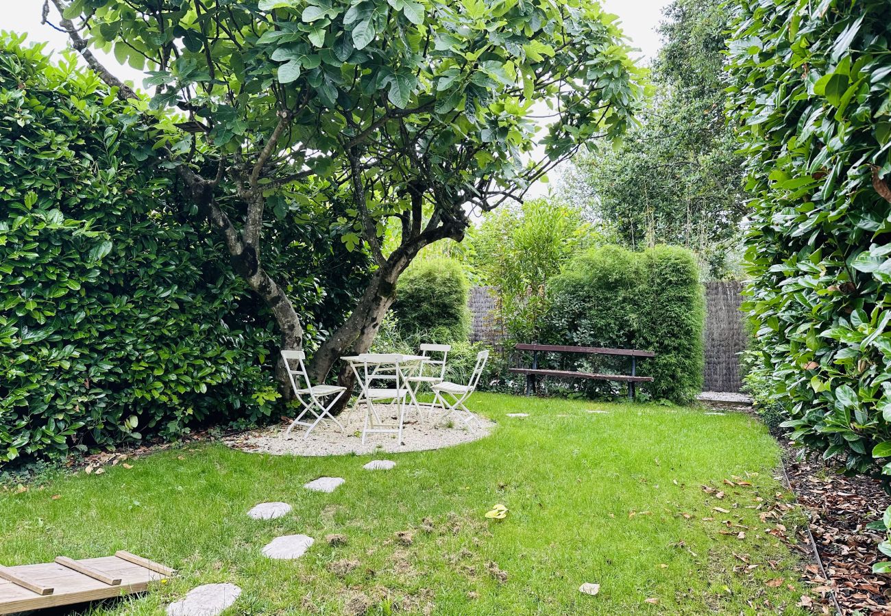 Maison à Bordeaux - Charmante Maison avec Jardin et Terrasses 