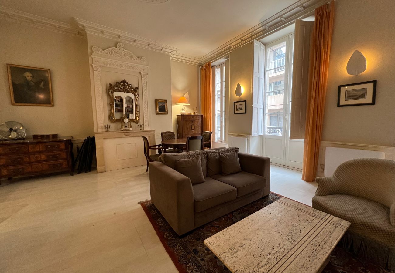 Appartement à Bordeaux - Charmant cocon Pey Berland avec balcon 