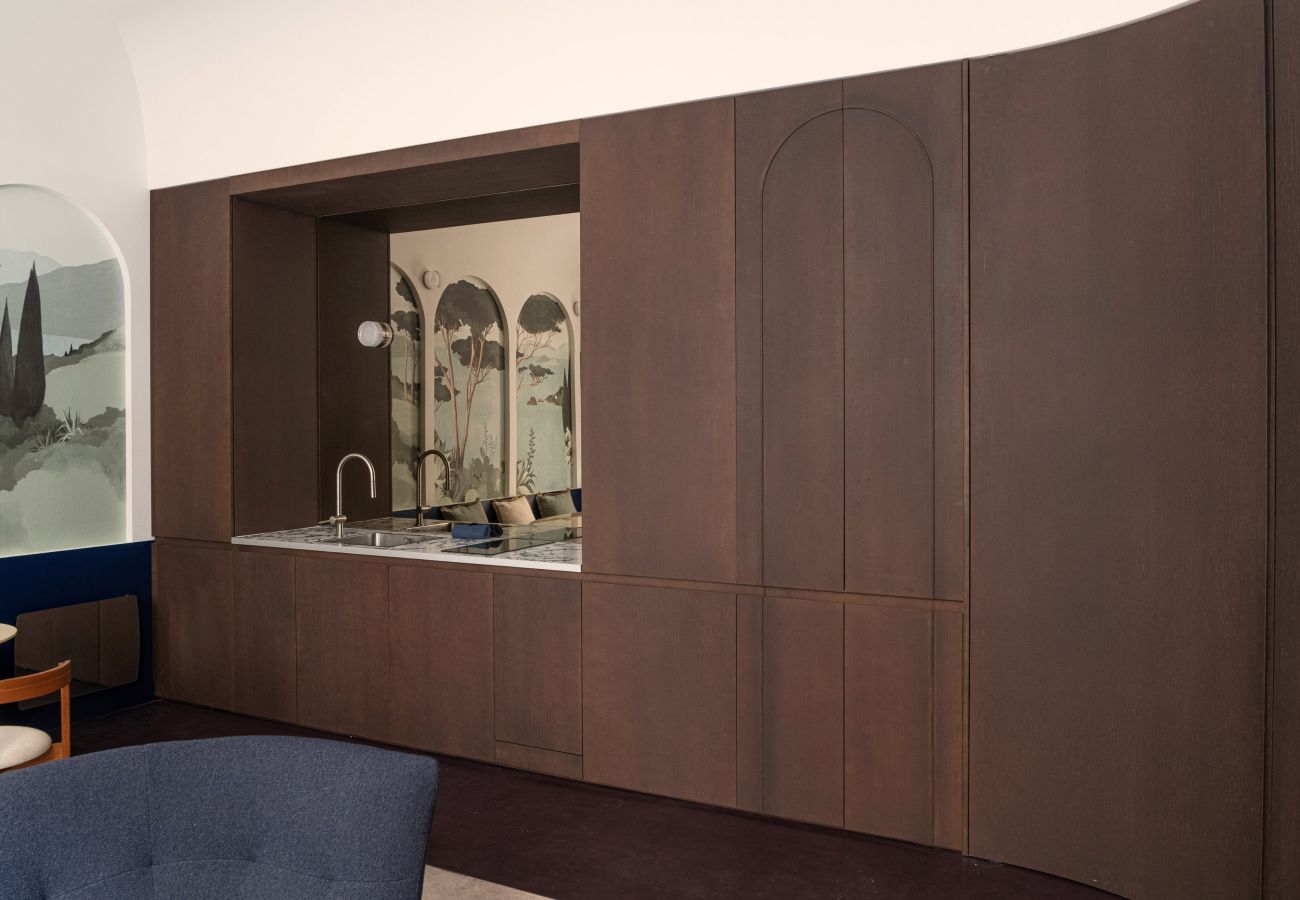 Appartement à Bordeaux - Appartement haut de gamme entièrement rénové – Calme sur cour – Rez-de-chaussée – Place Pey Berland, Bordeaux