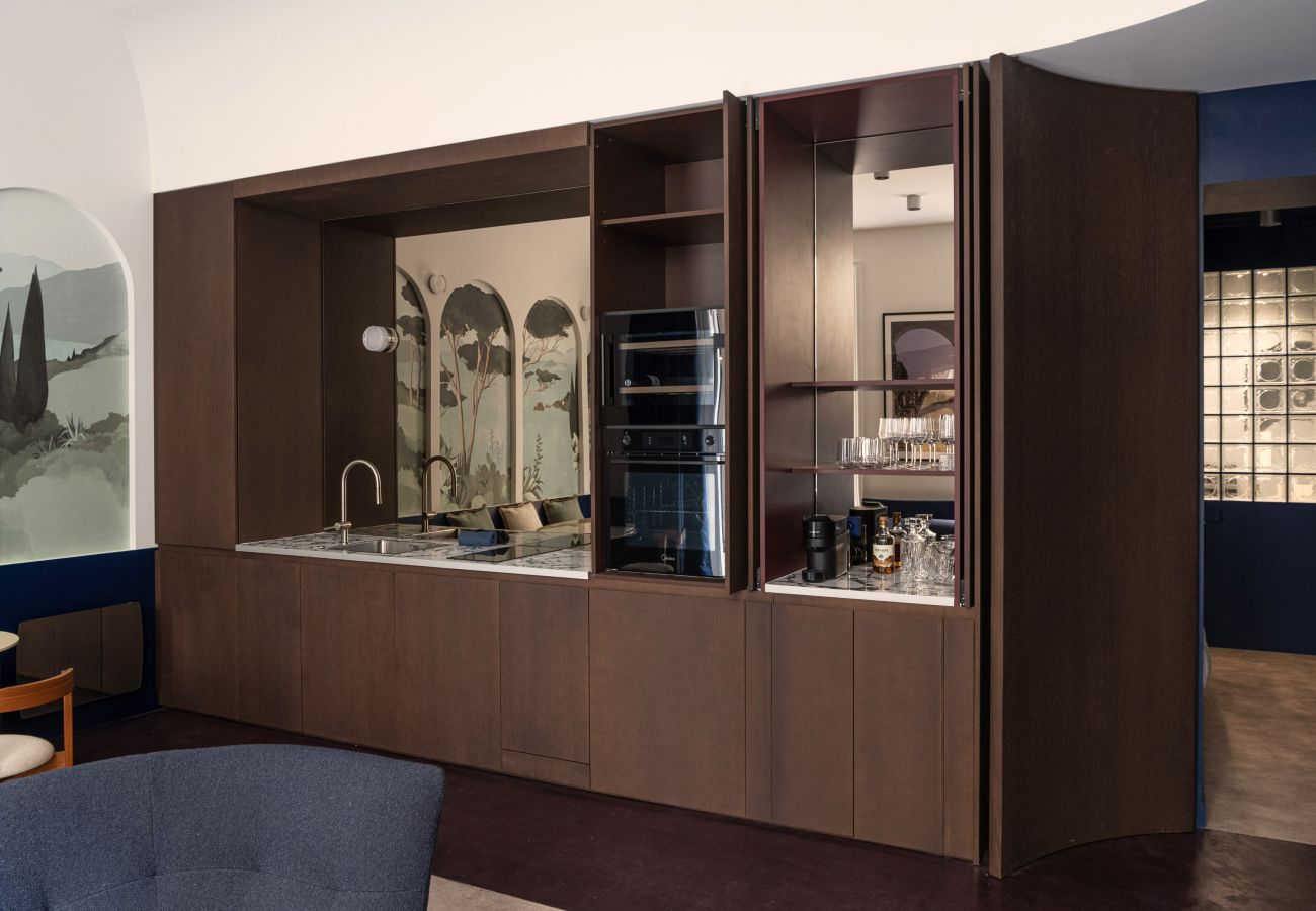 Appartement à Bordeaux - Appartement haut de gamme entièrement rénové – Calme sur cour – Rez-de-chaussée – Place Pey Berland, Bordeaux