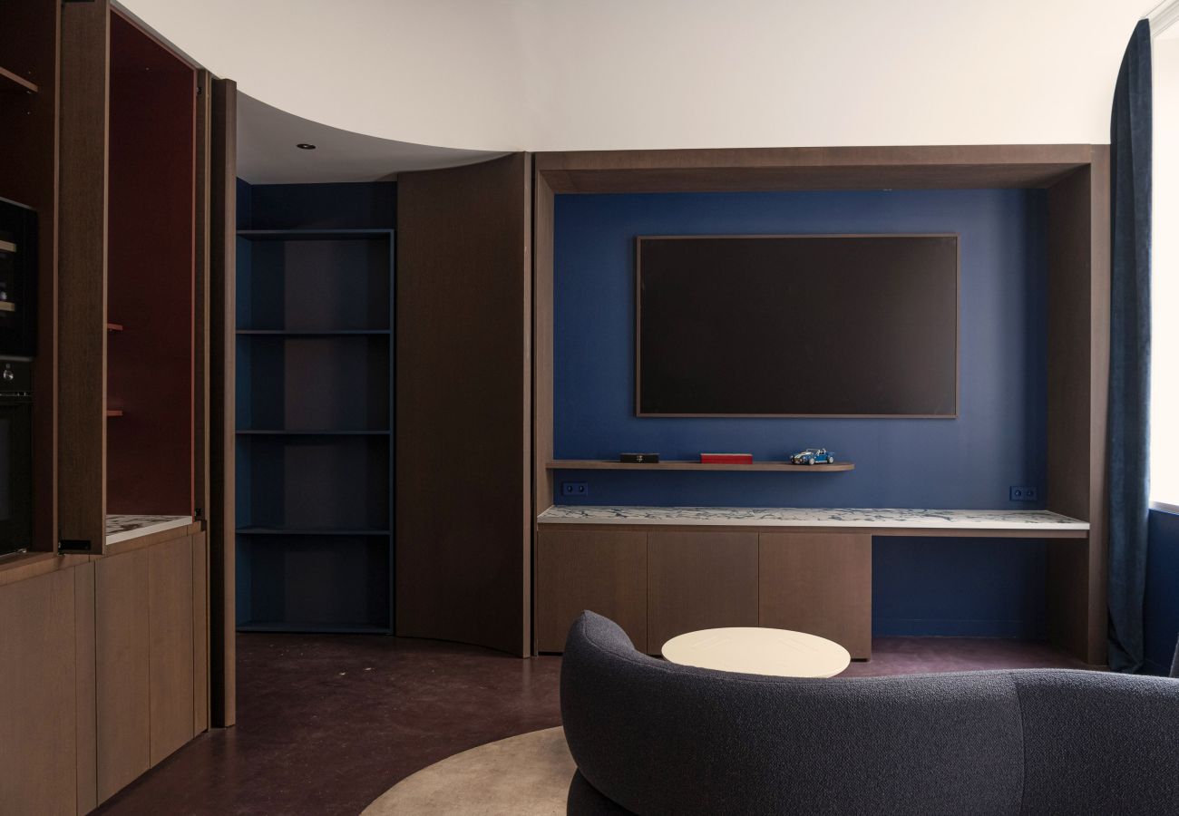 Appartement à Bordeaux - Appartement haut de gamme entièrement rénové – Calme sur cour – Rez-de-chaussée – Place Pey Berland, Bordeaux