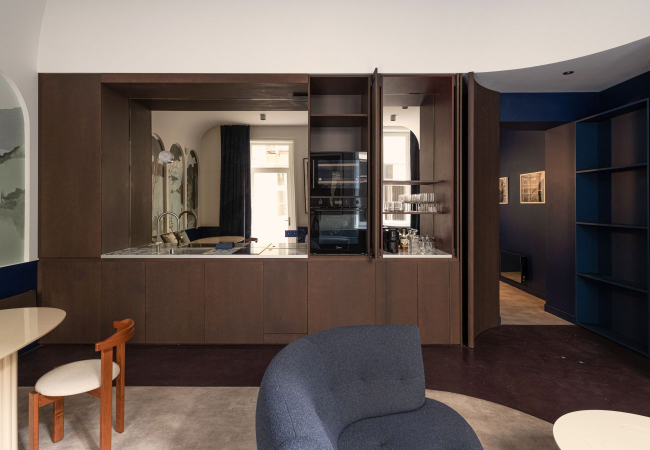 Appartement à Bordeaux - Appartement haut de gamme entièrement rénové – Calme sur cour – Rez-de-chaussée – Place Pey Berland, Bordeaux