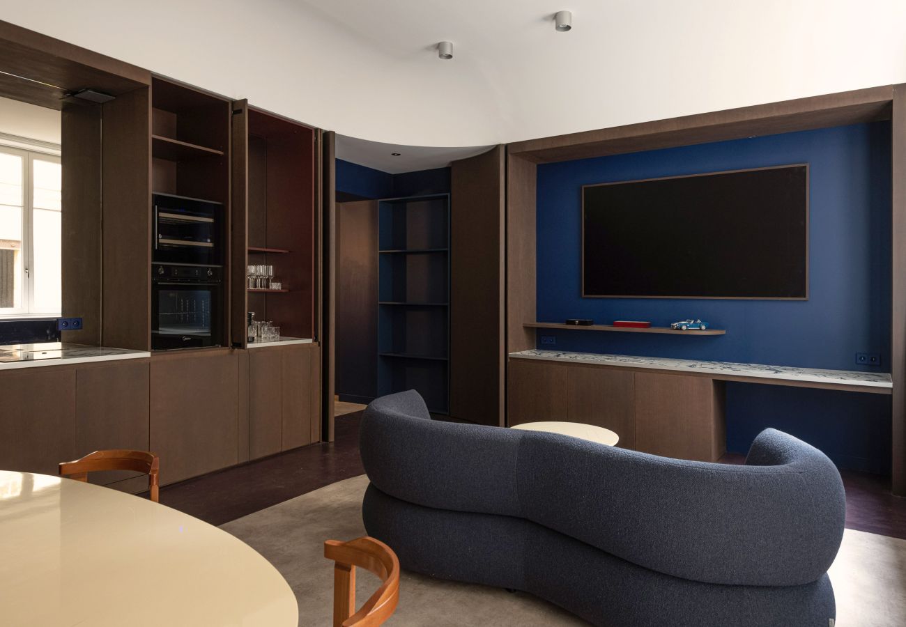 Appartement à Bordeaux - Appartement haut de gamme entièrement rénové – Calme sur cour – Rez-de-chaussée – Place Pey Berland, Bordeaux