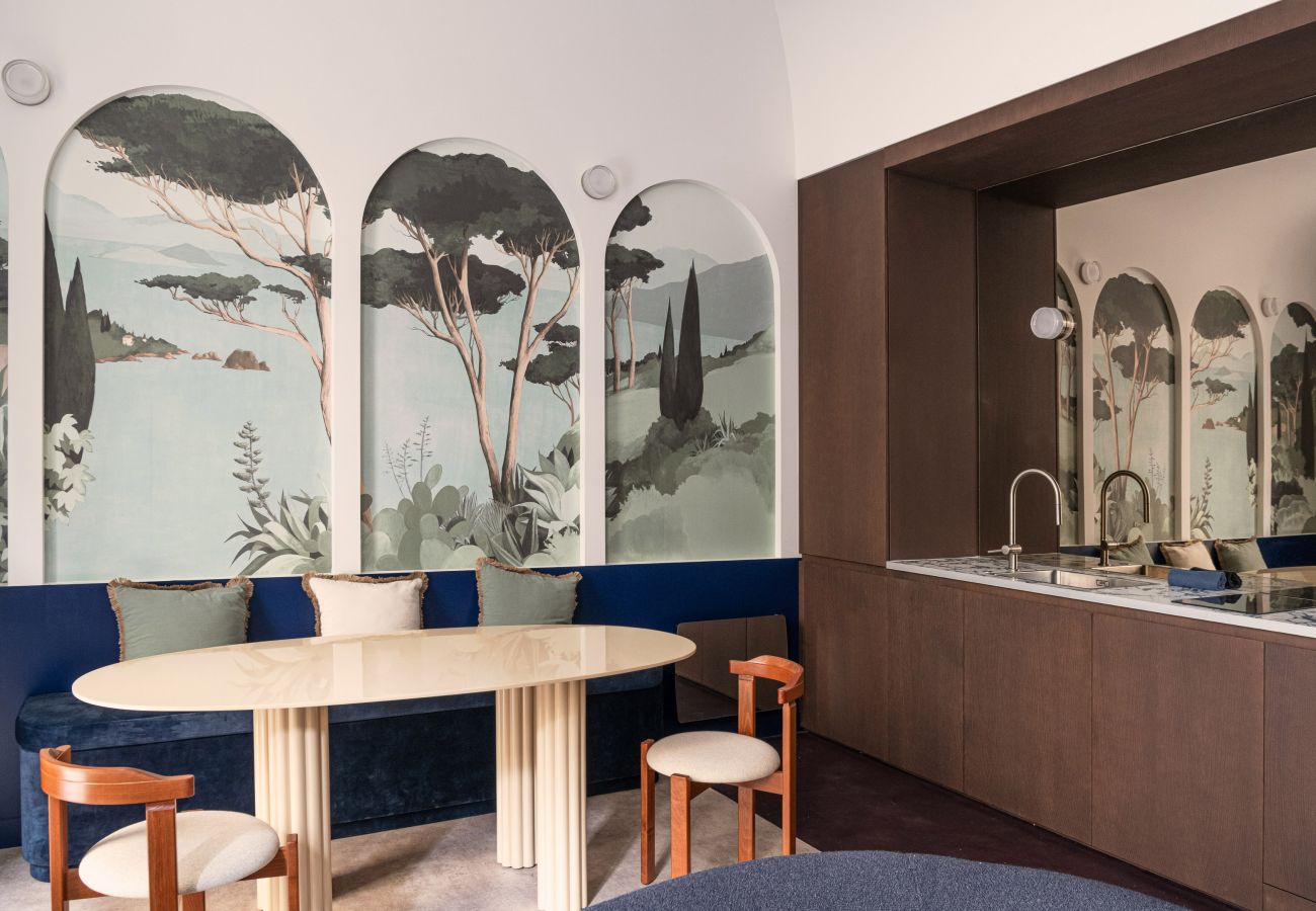 Appartement à Bordeaux - Appartement haut de gamme entièrement rénové – Calme sur cour – Rez-de-chaussée – Place Pey Berland, Bordeaux