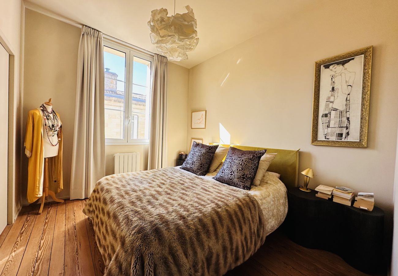 Appartement à Bordeaux - Atelier d’artiste lumineux avec verrière – Parc Rivière