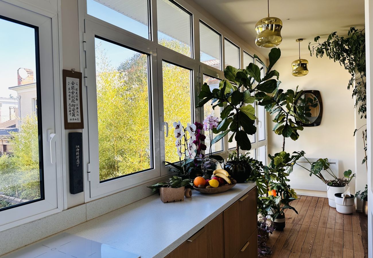 Appartement à Bordeaux - Atelier d’artiste lumineux avec verrière – Parc Rivière