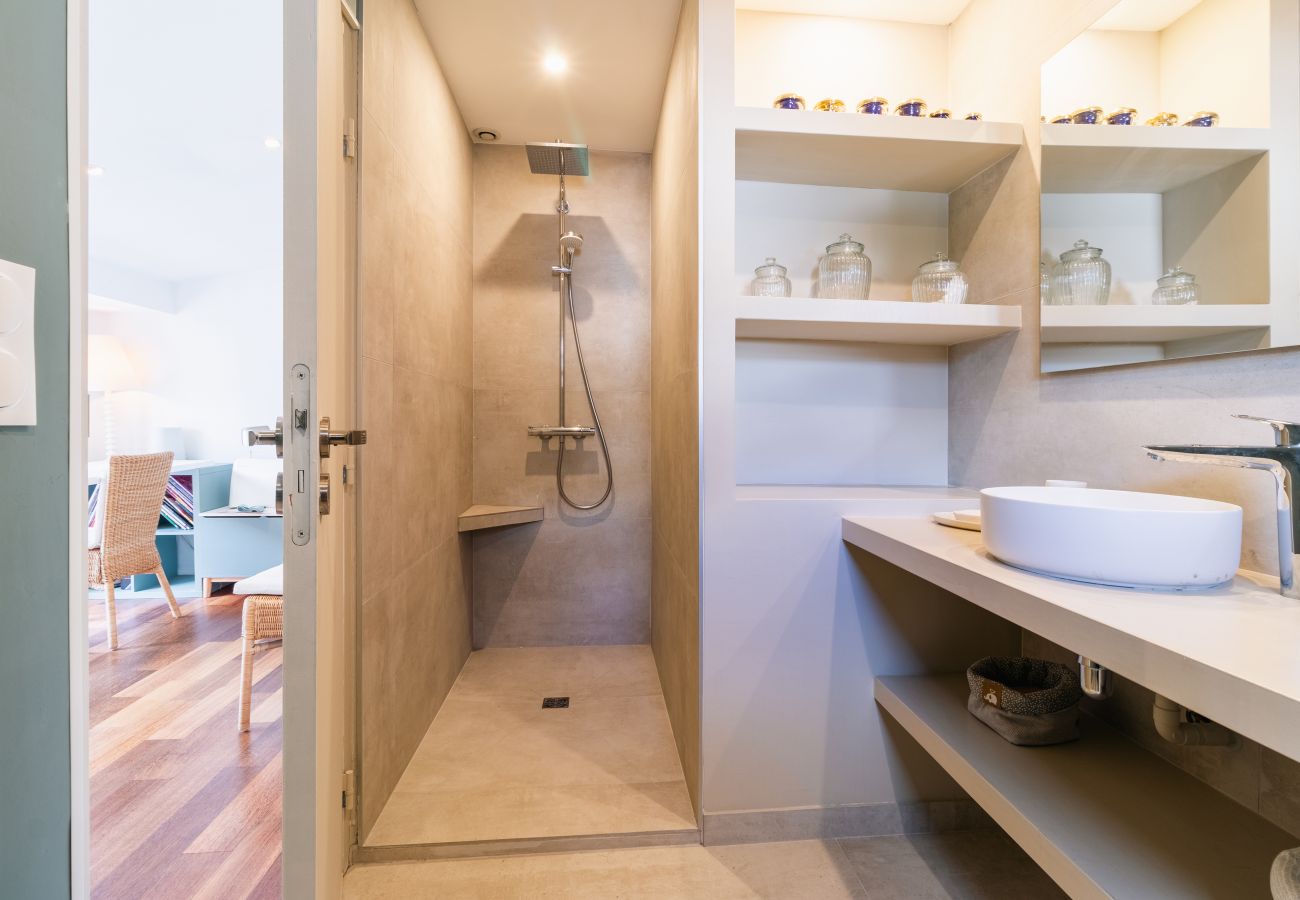Appartement à Bordeaux - Spectaculaire loft de 250 m² situé au cœur des Chartrons à Bordeaux