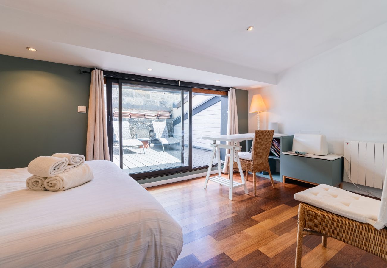 Appartement à Bordeaux - Spectaculaire loft de 250 m² situé au cœur des Chartrons à Bordeaux