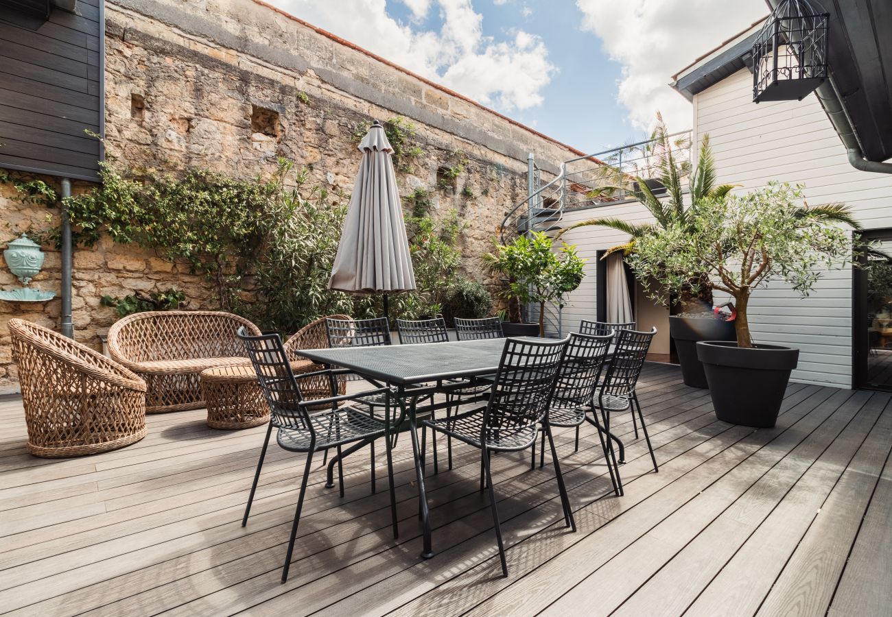 Appartement à Bordeaux - Spectaculaire loft de 250 m² situé au cœur des Chartrons à Bordeaux