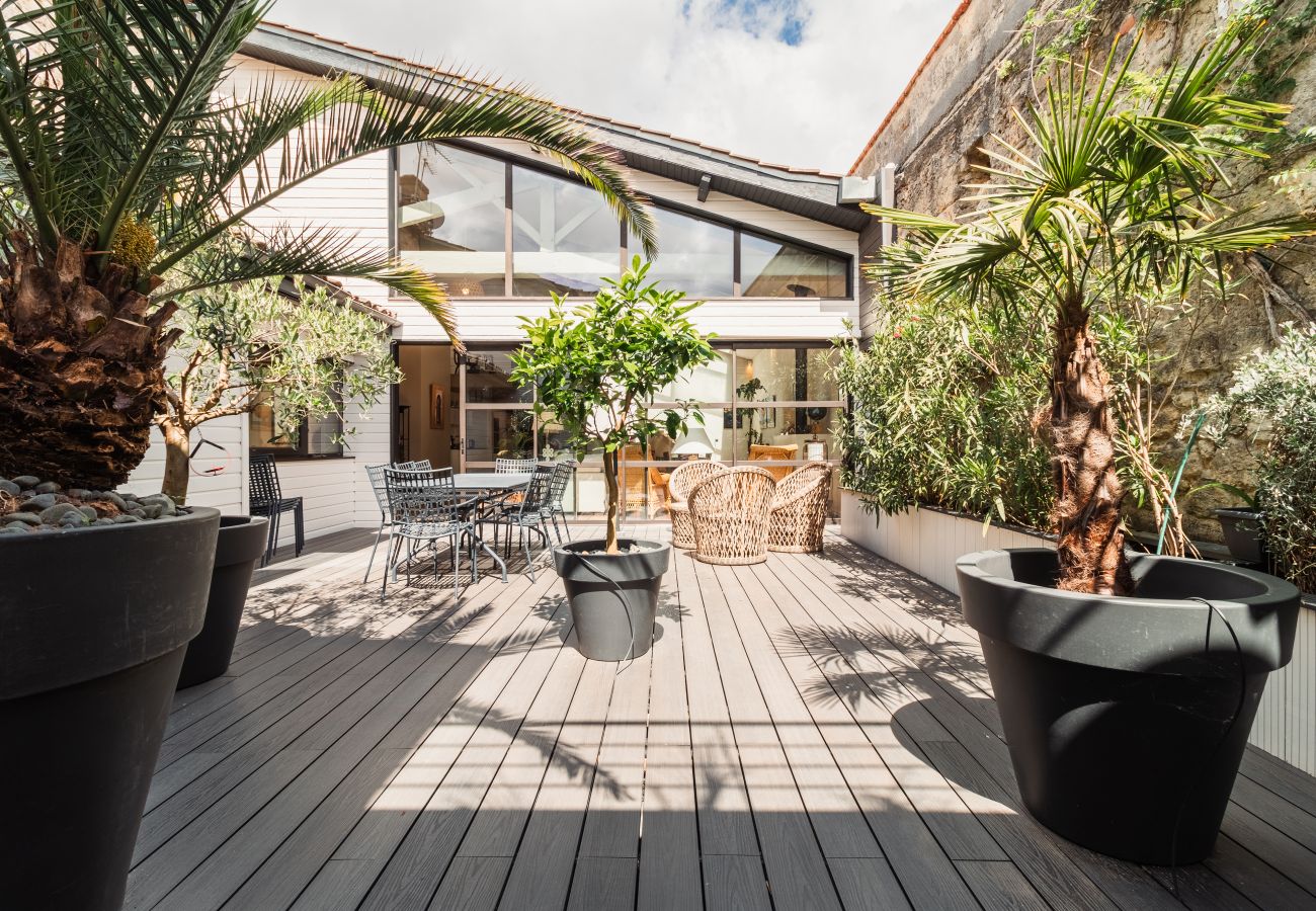 Appartement à Bordeaux - Spectaculaire loft de 250 m² situé au cœur des Chartrons à Bordeaux