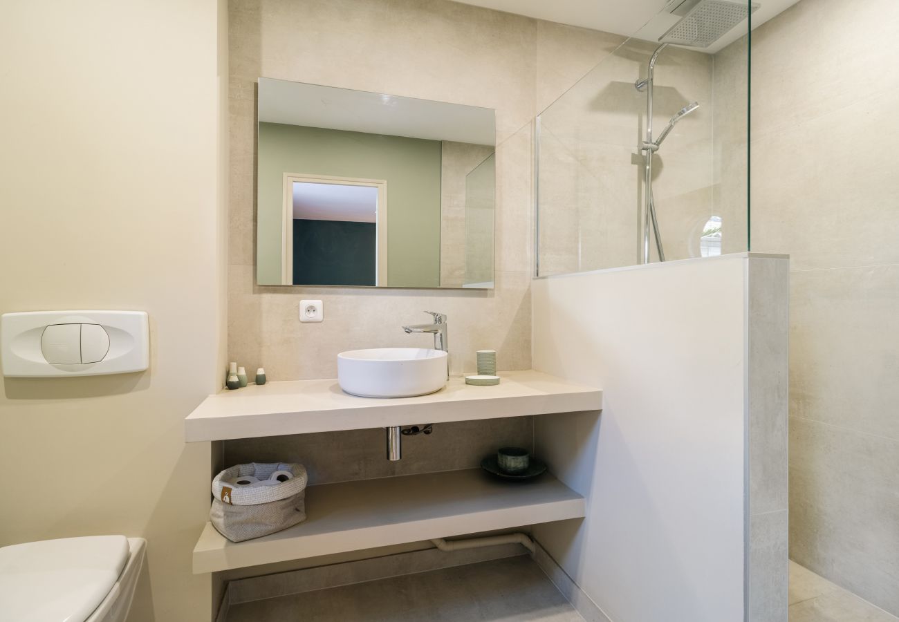 Appartement à Bordeaux - Spectaculaire loft de 250 m² situé au cœur des Chartrons à Bordeaux