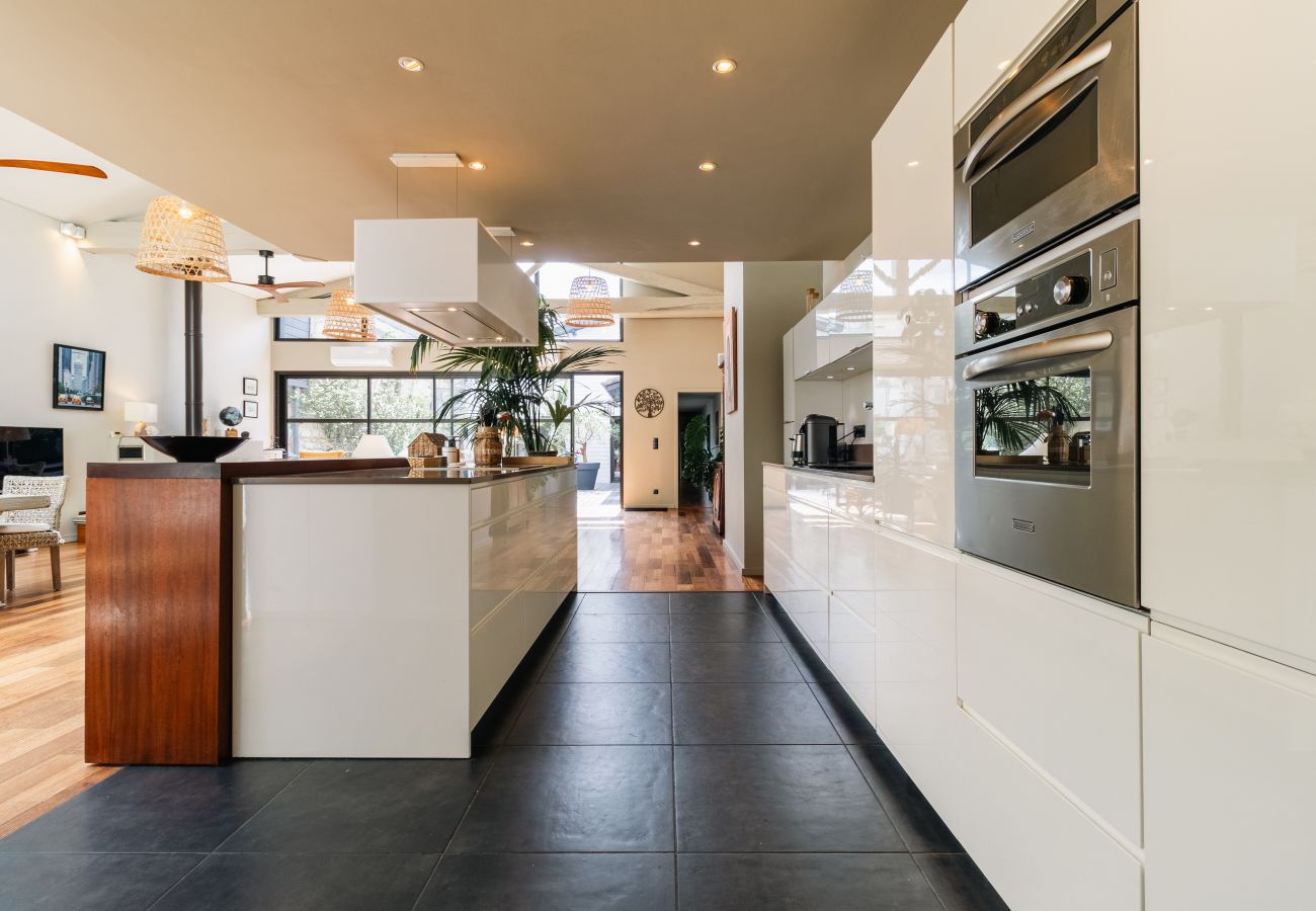Appartement à Bordeaux - Spectaculaire loft de 250 m² situé au cœur des Chartrons à Bordeaux