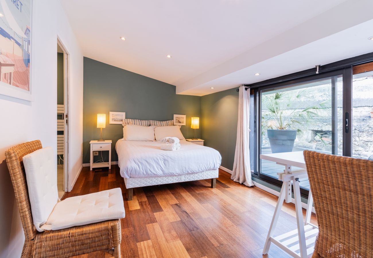 Appartement à Bordeaux - Spectaculaire loft de 250 m² situé au cœur des Chartrons à Bordeaux