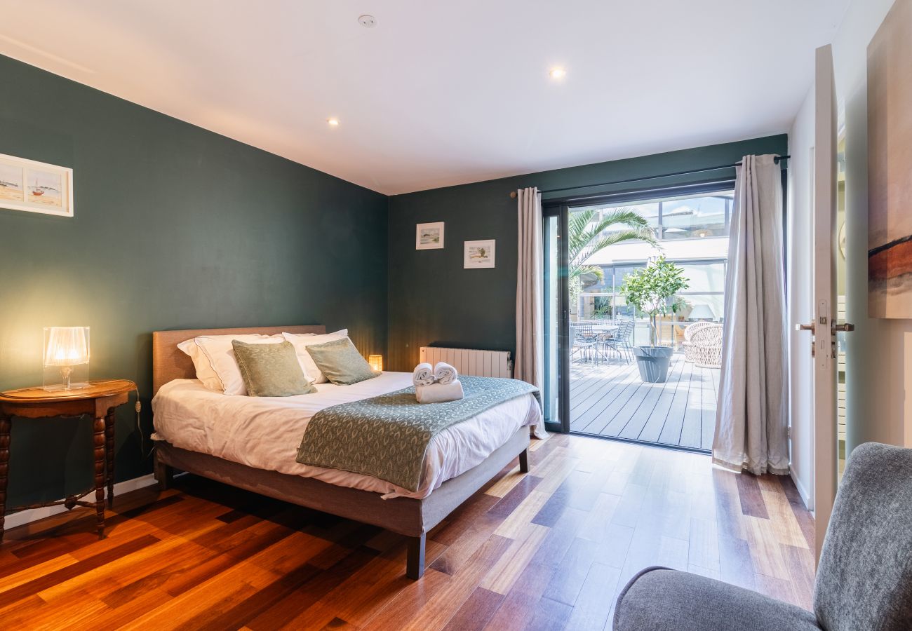 Appartement à Bordeaux - Spectaculaire loft de 250 m² situé au cœur des Chartrons à Bordeaux