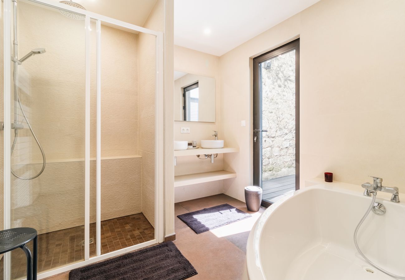 Appartement à Bordeaux - Spectaculaire loft de 250 m² situé au cœur des Chartrons à Bordeaux