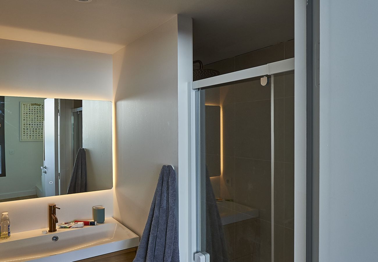 Maison à Bordeaux - Maison d'architecte avec jardin et micro-piscine au cœur des Chartrons