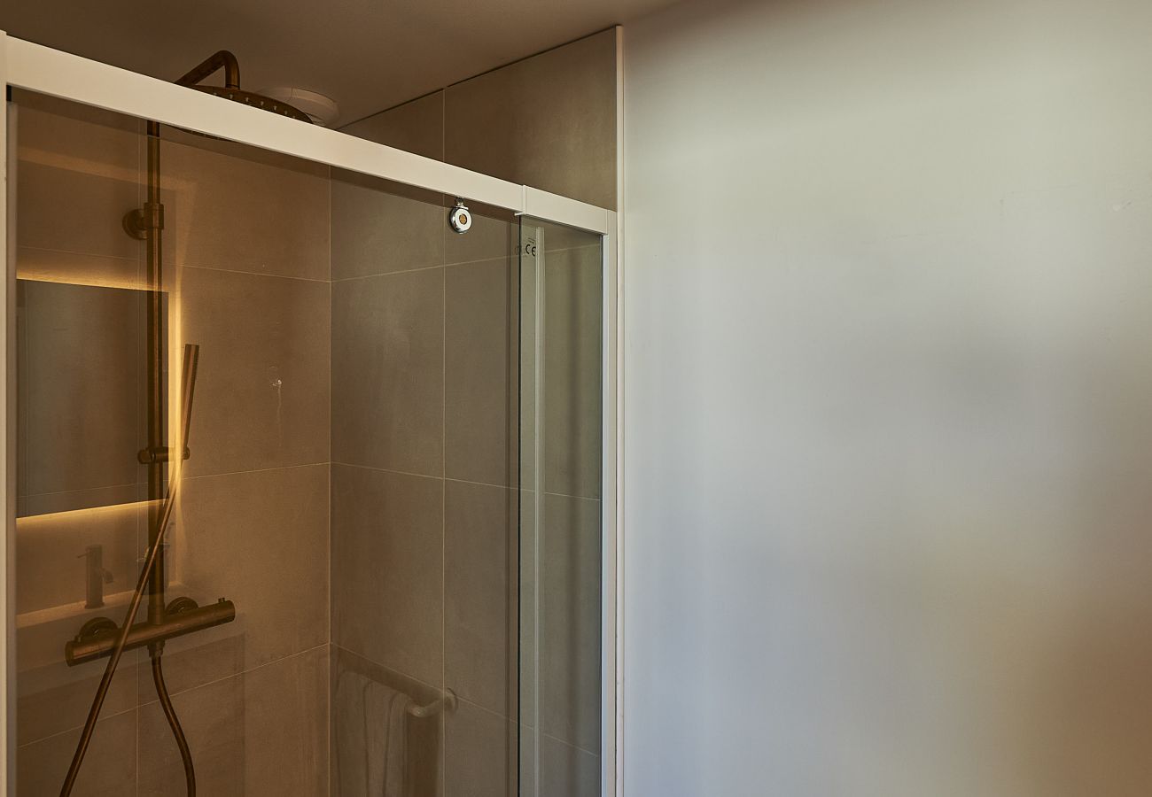 Maison à Bordeaux - Maison d'architecte avec jardin et micro-piscine au cœur des Chartrons