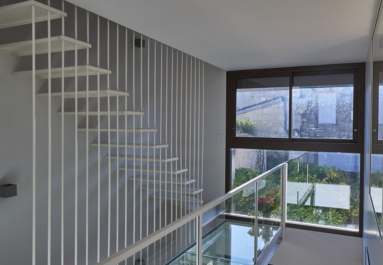Maison à Bordeaux - Maison d'architecte avec jardin et micro-piscine au cœur des Chartrons