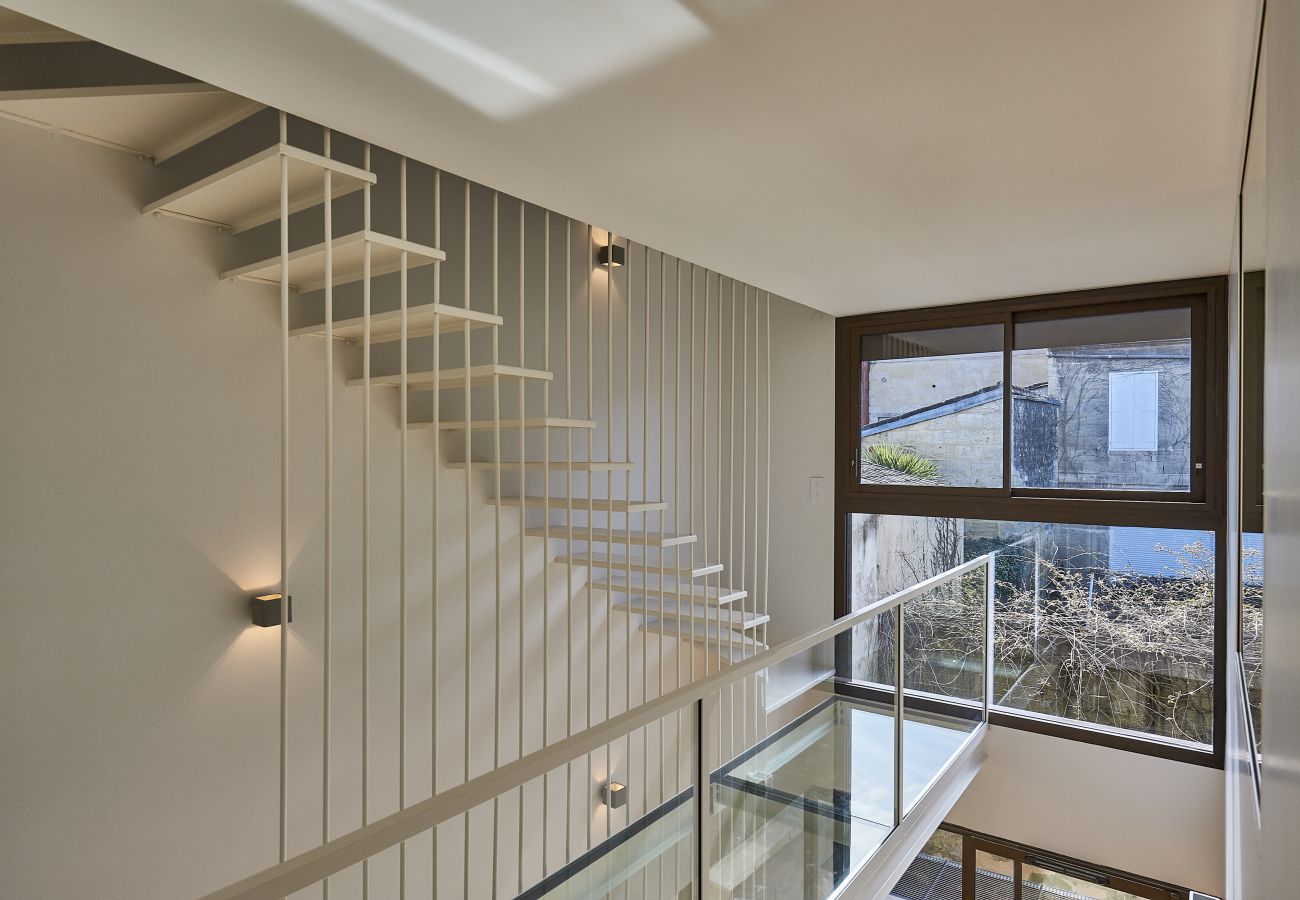Maison à Bordeaux - Maison d'architecte avec jardin et micro-piscine au cœur des Chartrons