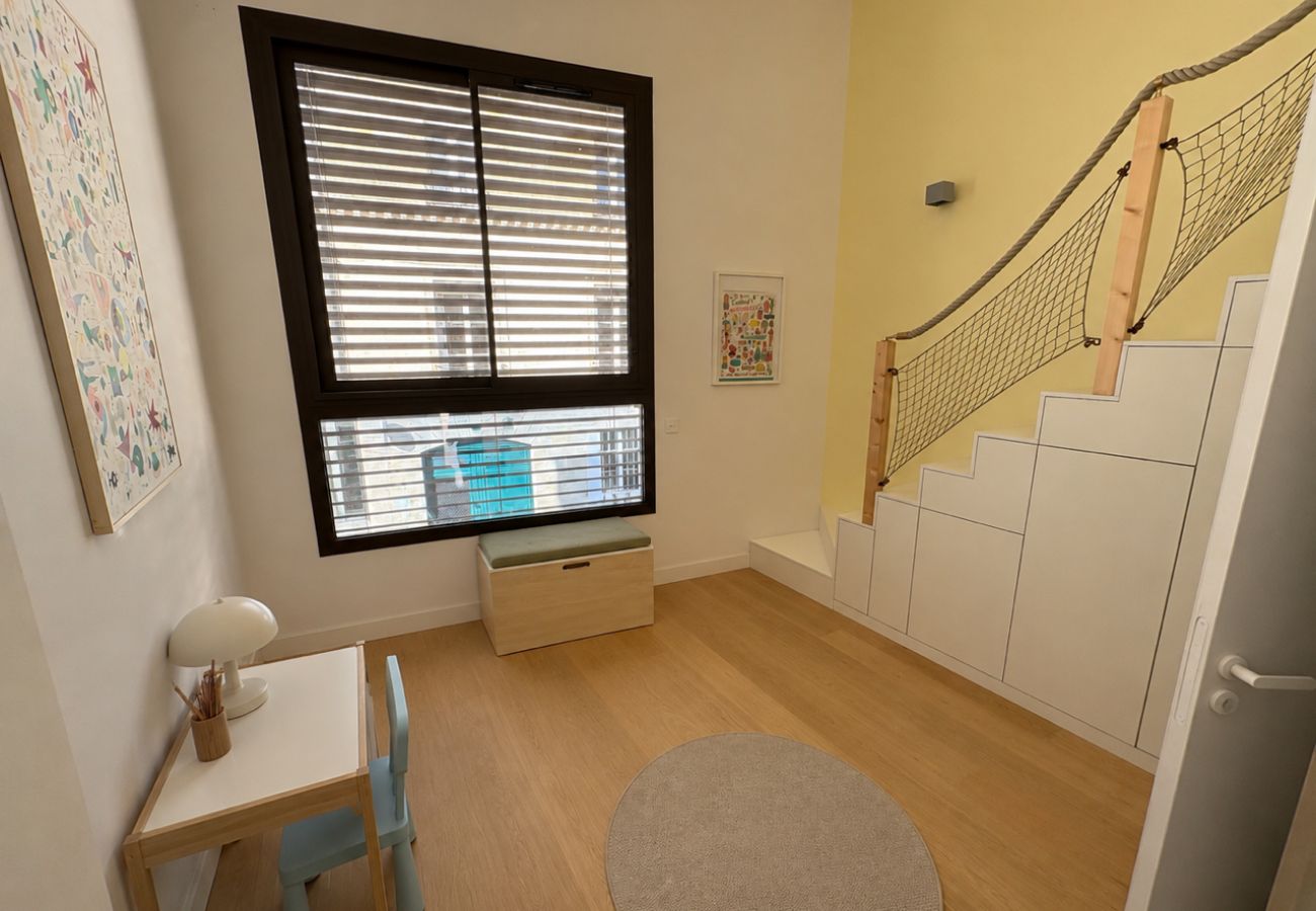 Maison à Bordeaux - Maison d'architecte avec jardin et micro-piscine au cœur des Chartrons