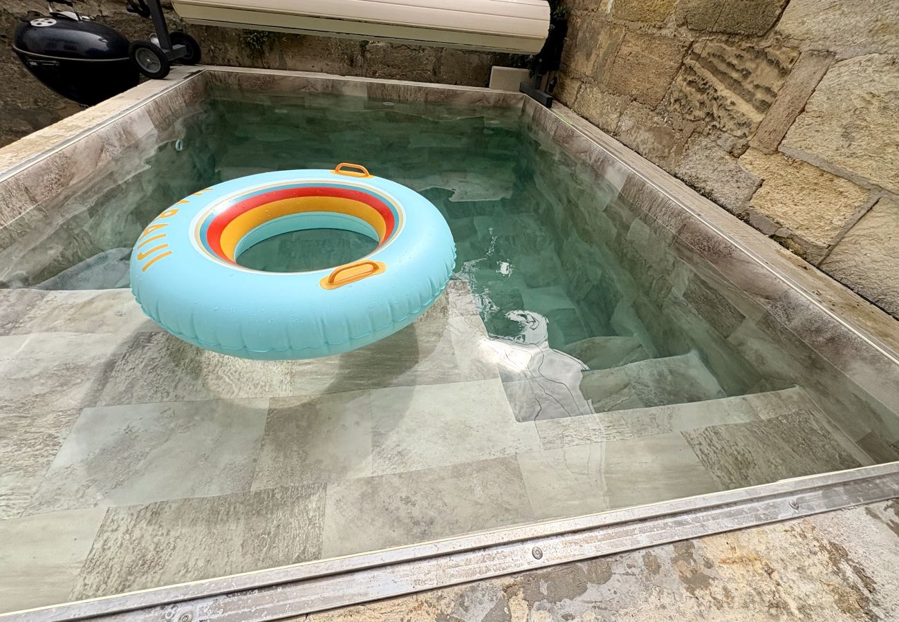 Maison à Bordeaux - Maison d'architecte avec jardin et micro-piscine au cœur des Chartrons