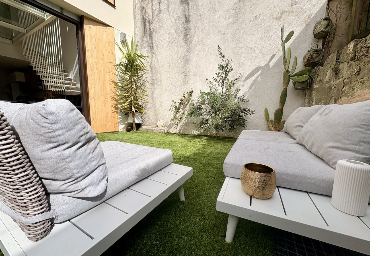 Maison à Bordeaux - Maison d'architecte avec jardin et micro-piscine au cœur des Chartrons