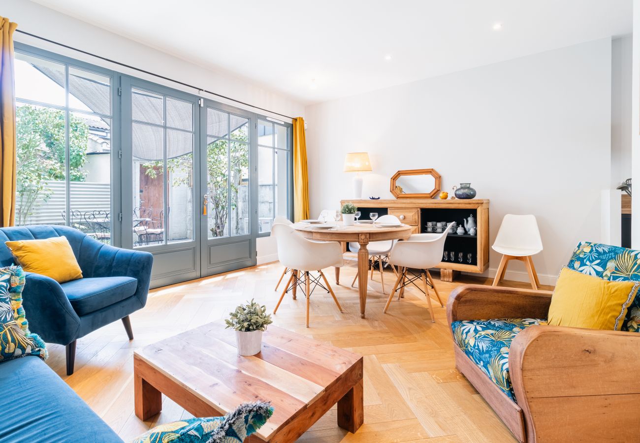 Maison mitoyenne à Bordeaux - Authentique échoppe bordelaise avec jardin