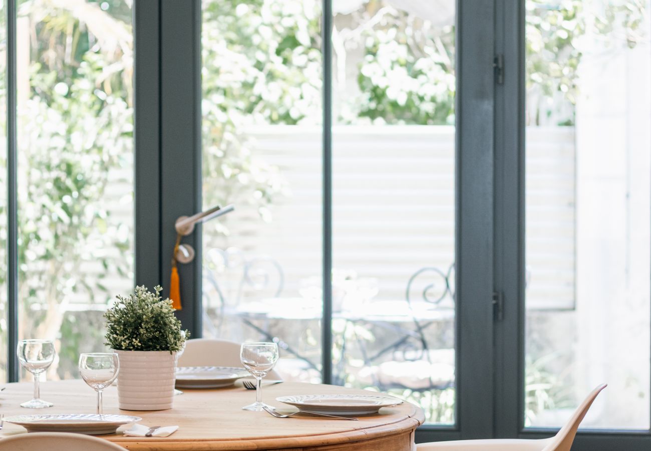 Maison mitoyenne à Bordeaux - Authentique échoppe bordelaise avec jardin